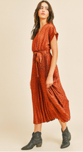 Load image into Gallery viewer, Pleated Maxi Dress
